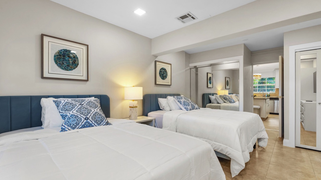 Photo of Bedroom in Lauderdale-by-the-Sea