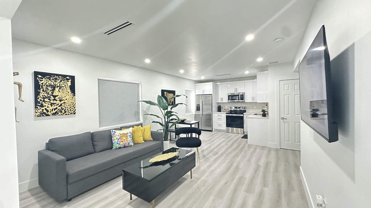 Photo of Livingroom in Allapattah