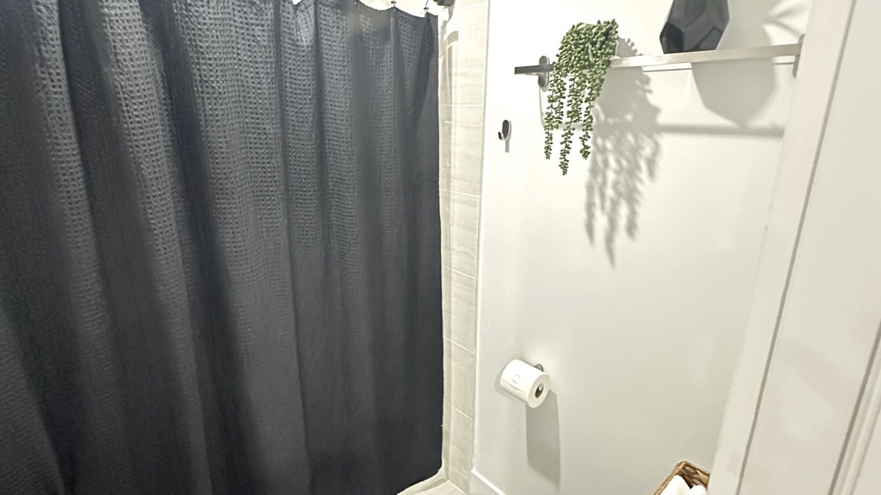 Photo of Bathroom in Allapattah