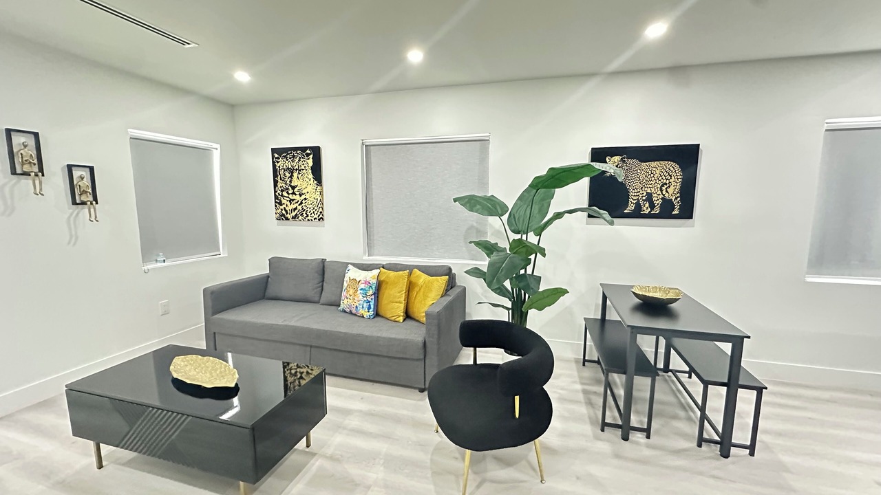 Photo of Livingroom in Allapattah