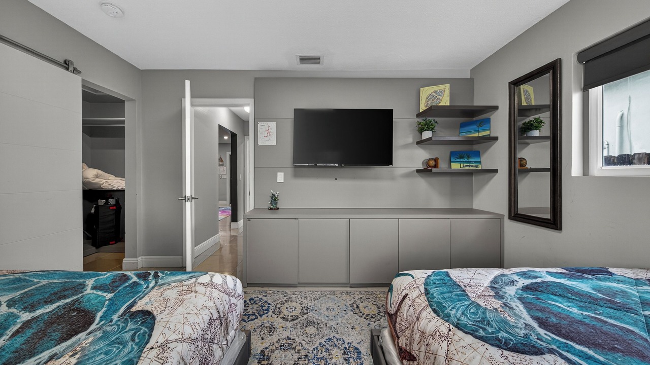 Photo of Bedroom in Dania Beach