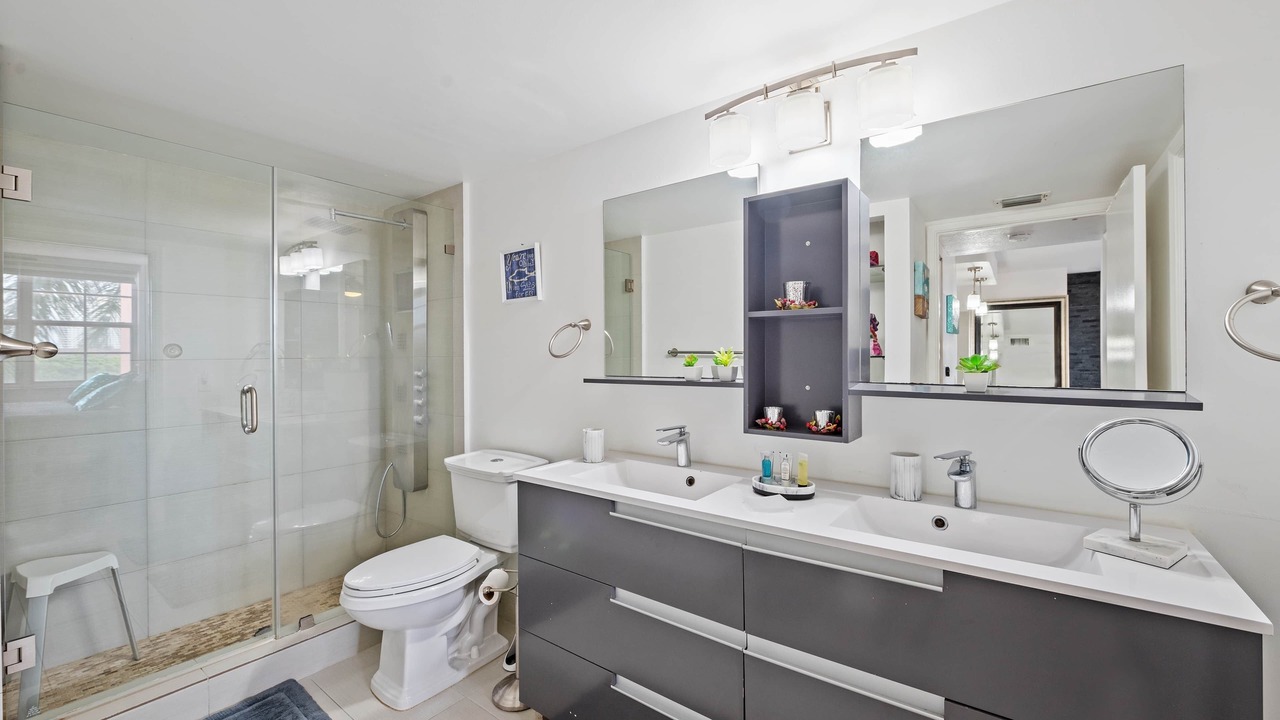 Photo of Bathroom in Aventura