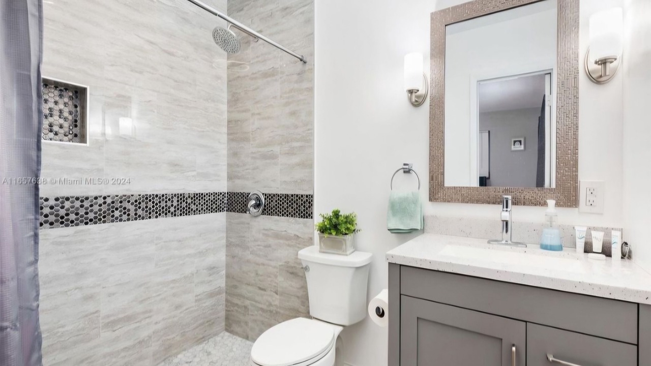 Photo of Bathroom in Driftwood