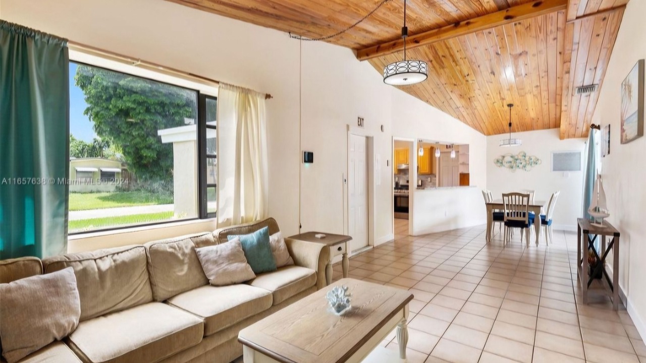 Photo of Livingroom in Driftwood