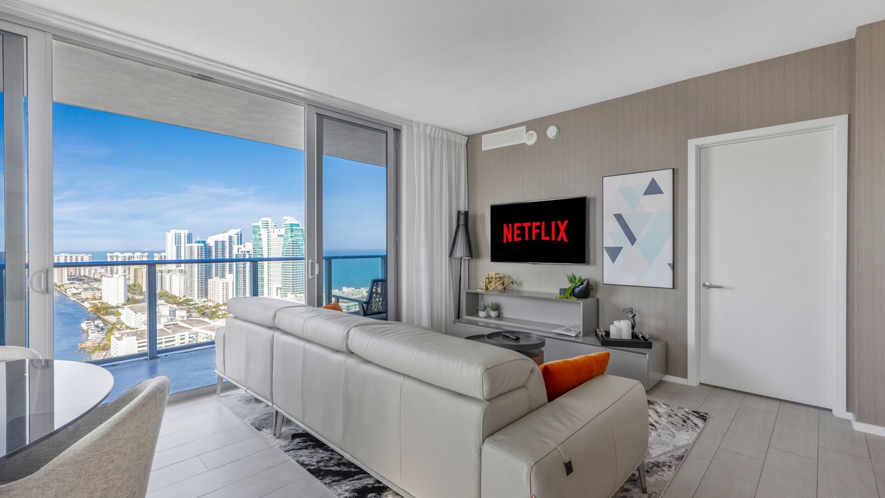 Photo of Livingroom in Hollywood South Central Beach