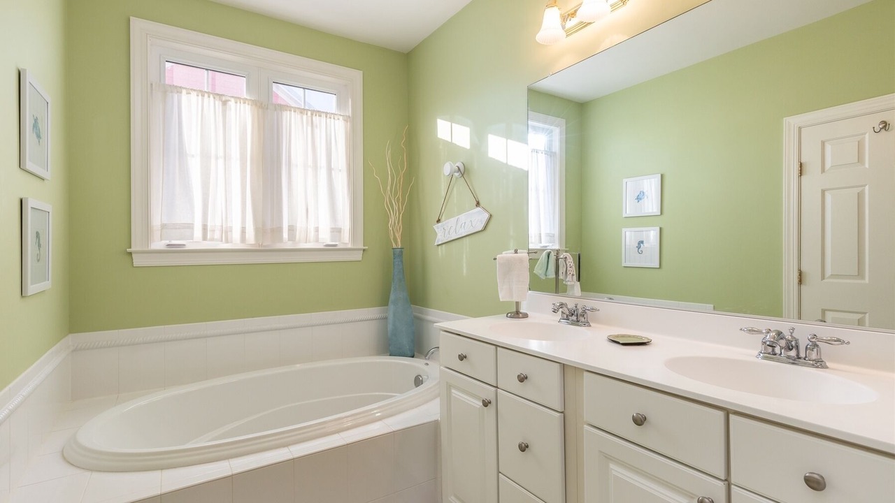 Photo of Bathroom in Sunset Island
