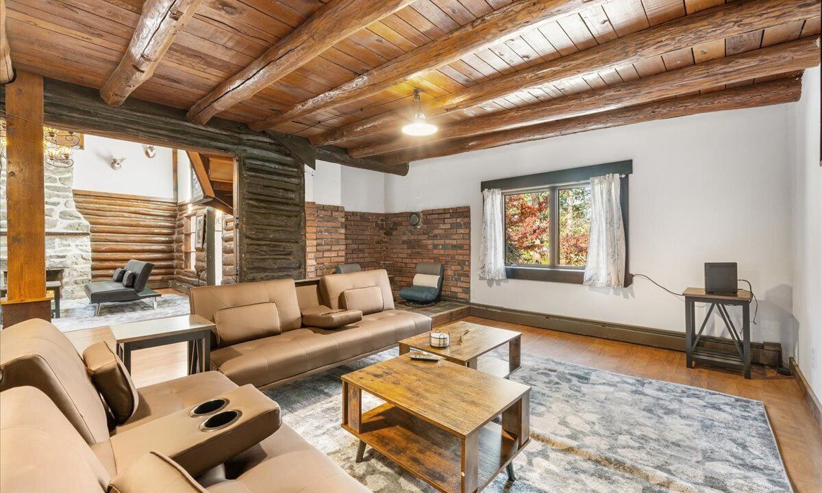 Photo of Livingroom in Highland Lakes