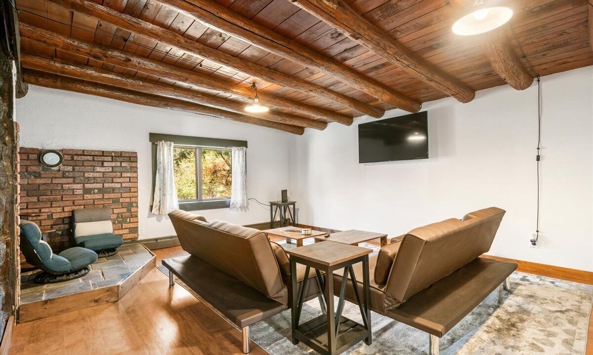Photo of Livingroom in Highland Lakes