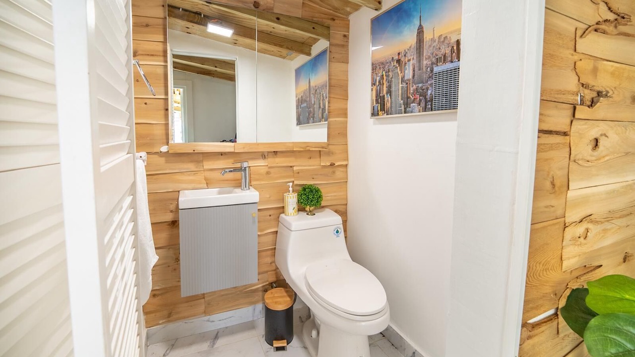 Photo of Bathroom in Highland Garden