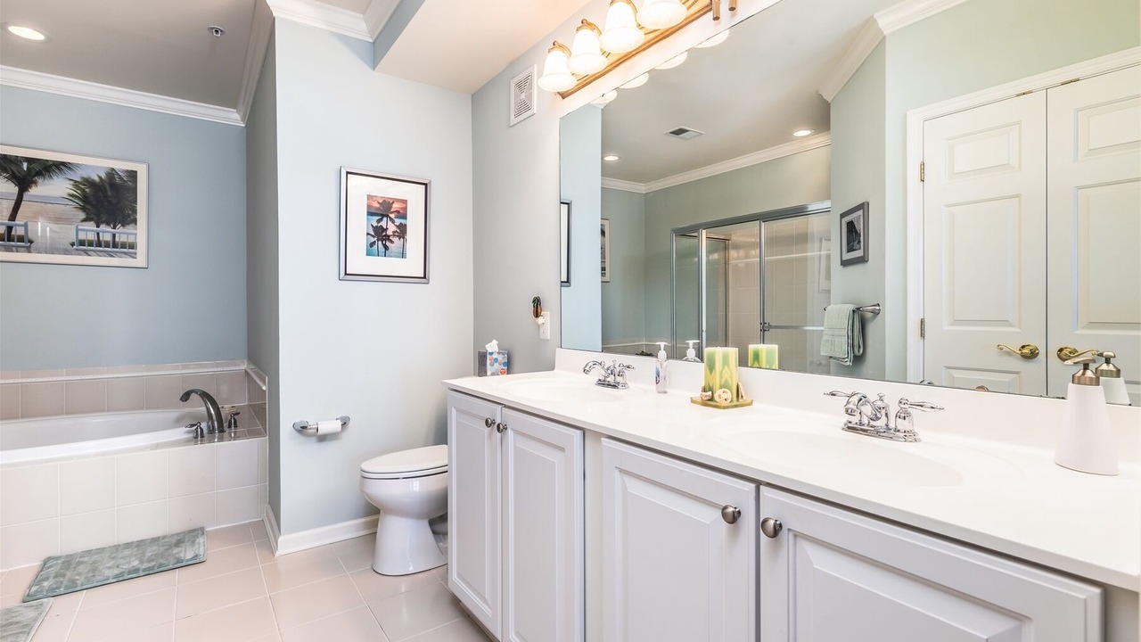Photo of Bathroom in Sunset Island