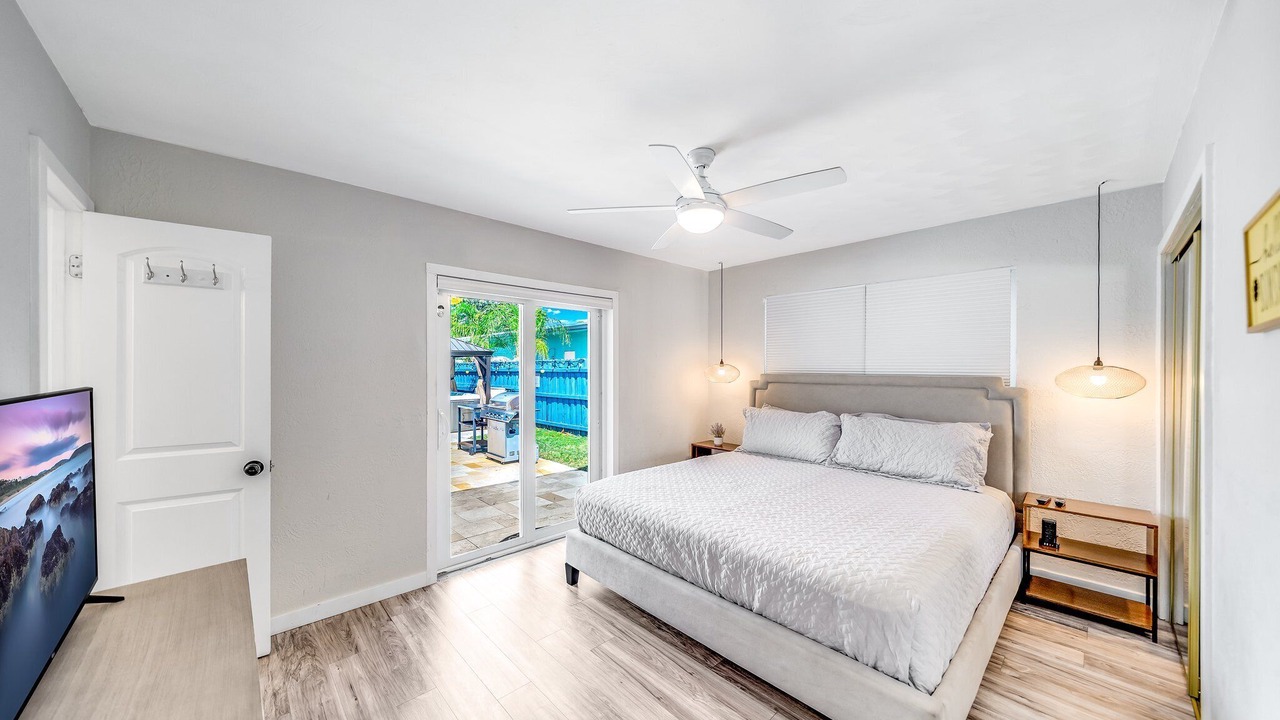 Photo of Bedroom in Dania Beach