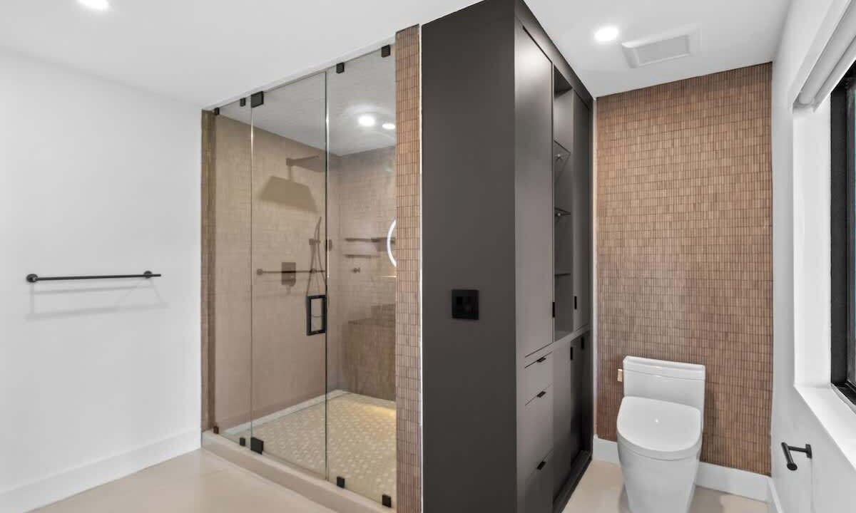 Photo of Bathroom in Davie
