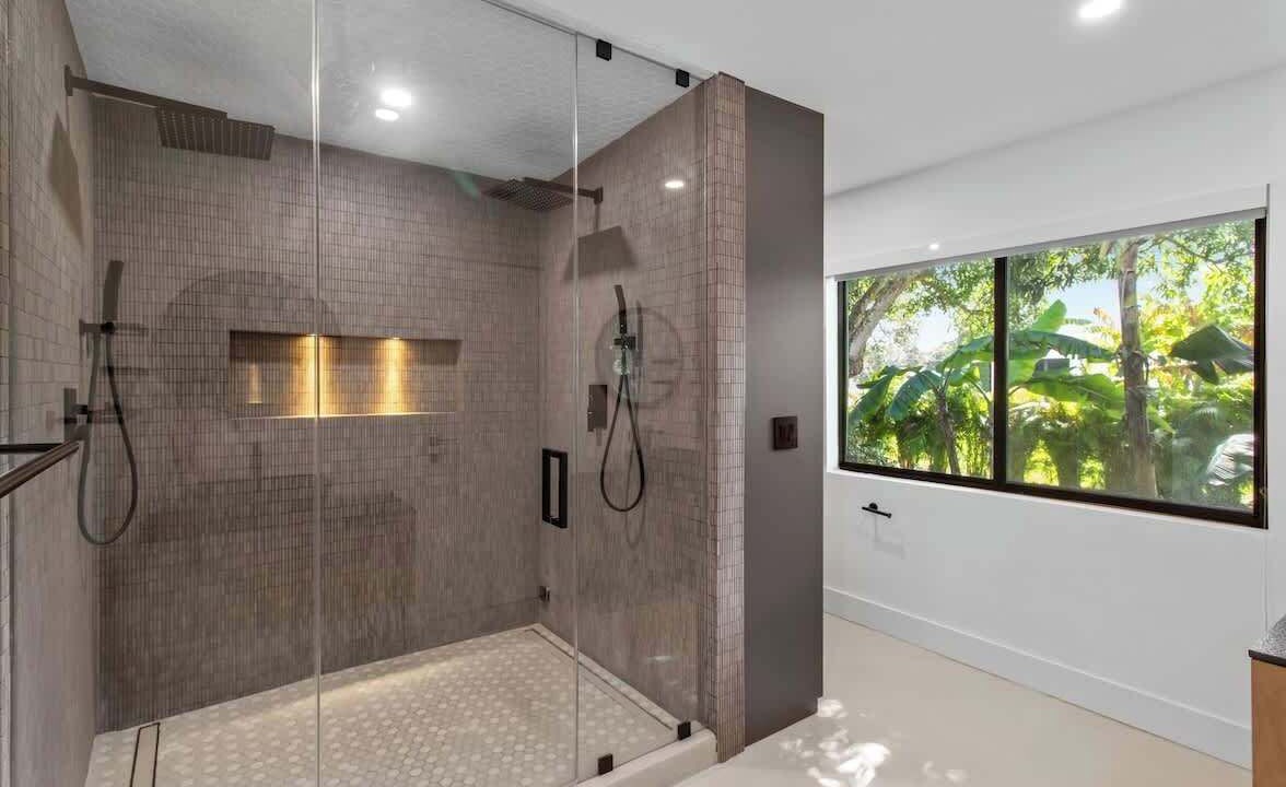 Photo of Bathroom in Davie