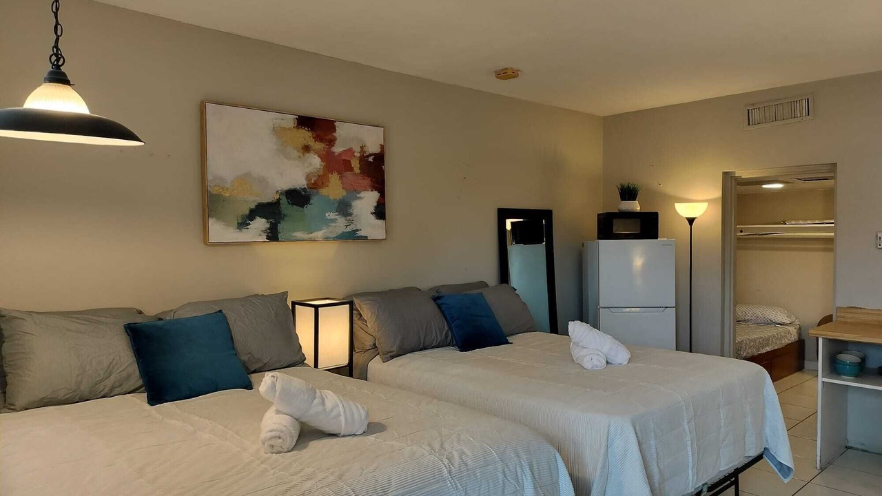 Photo of Bedroom in Hallandale Beach