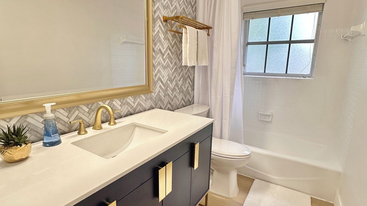 Photo of Bathroom in Plantation