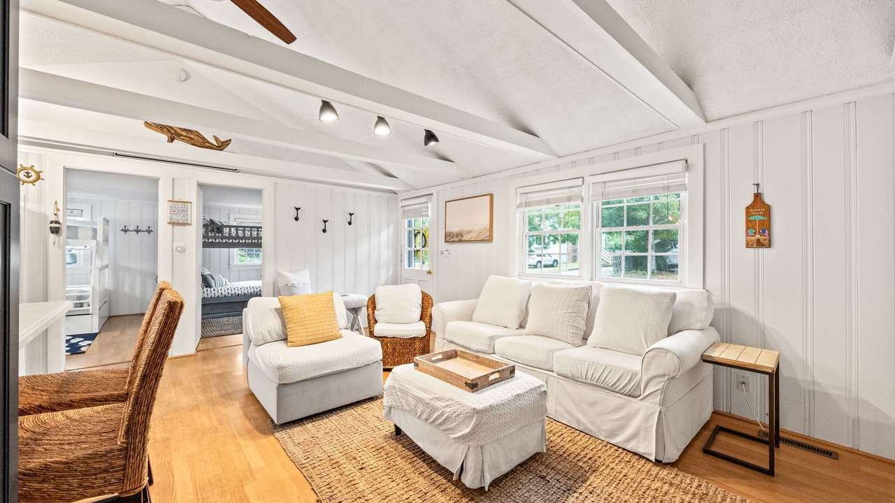 Photo of Livingroom in South Yarmouth