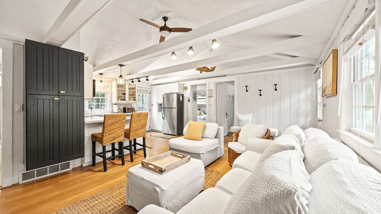 Photo of Livingroom in South Yarmouth