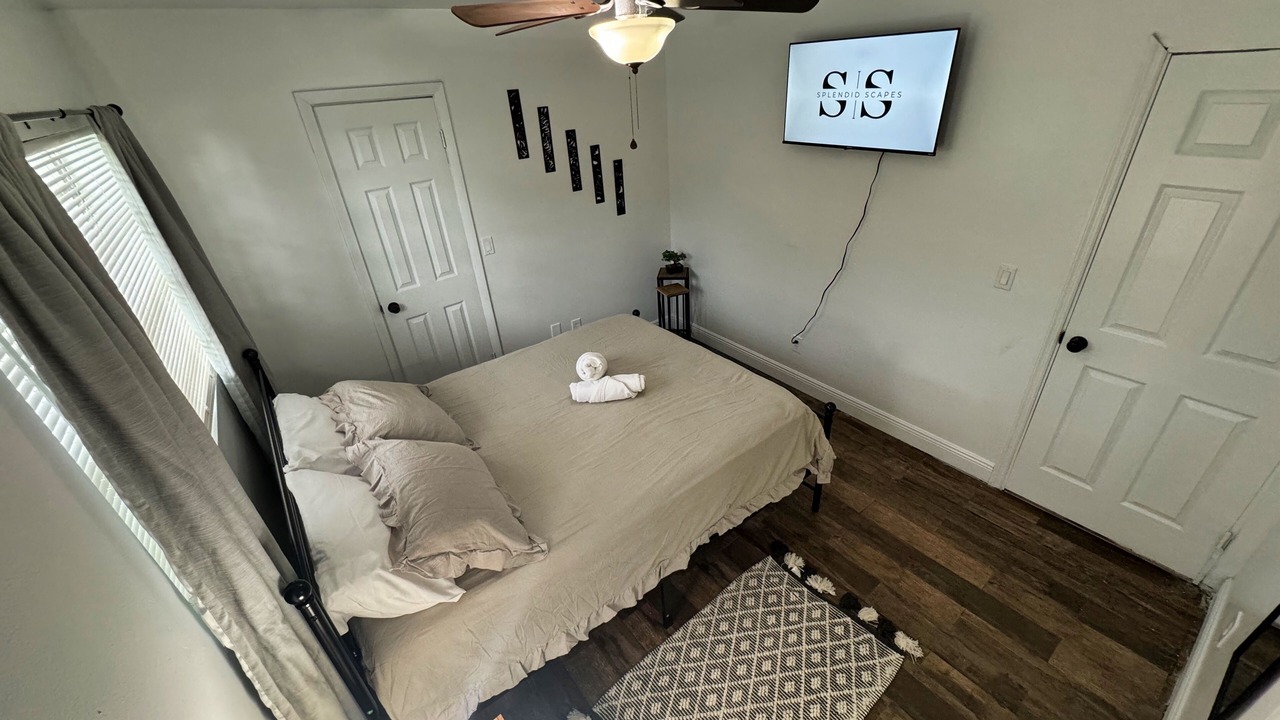 Photo of Bedroom in Lauderhill