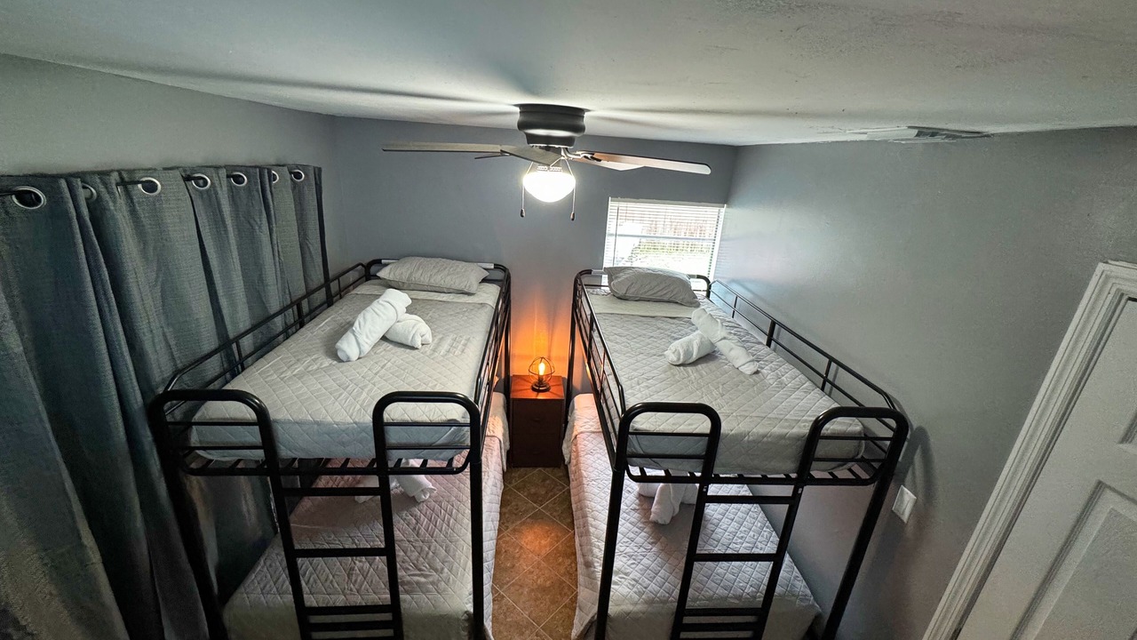 Photo of Bedroom in Lauderhill