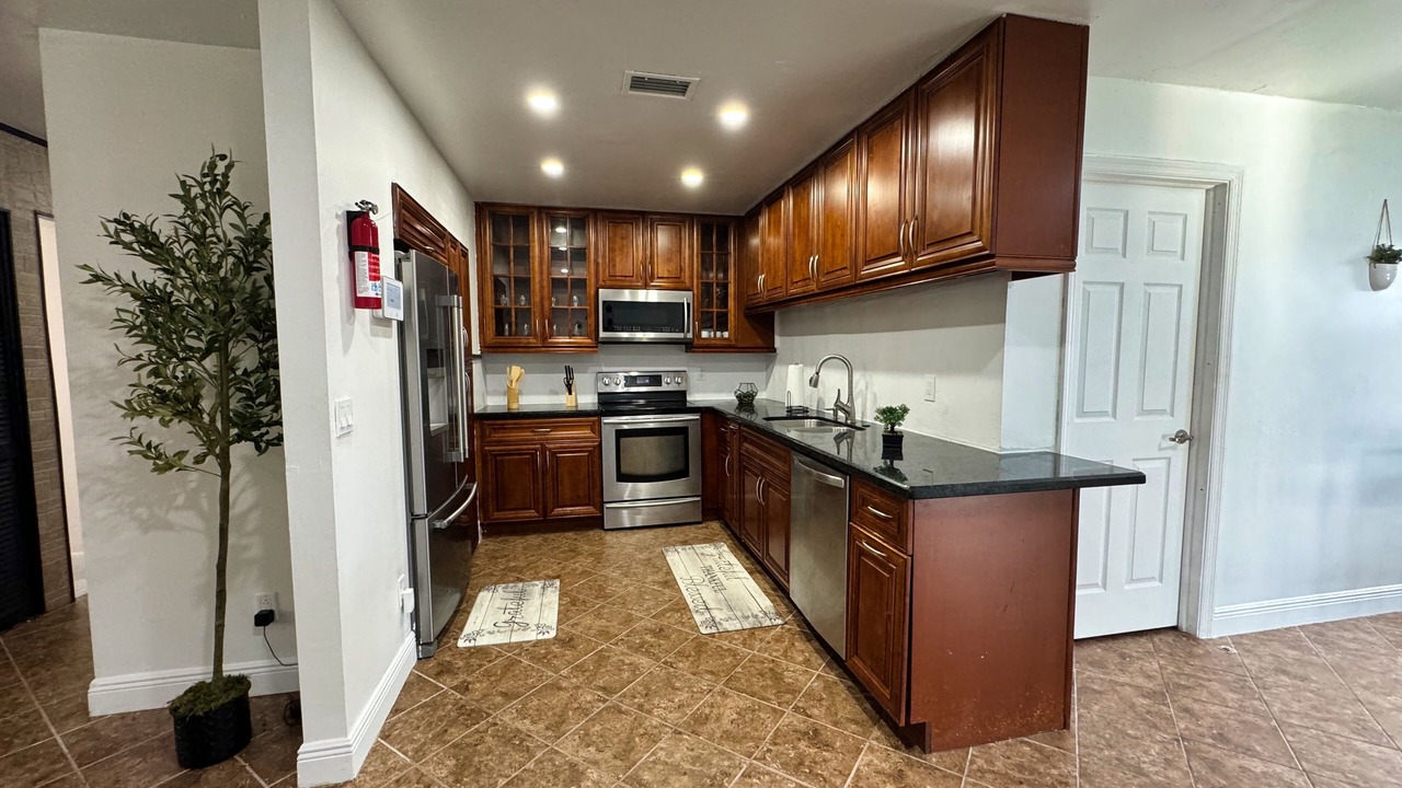 Photo of Kitchen in Lauderhill