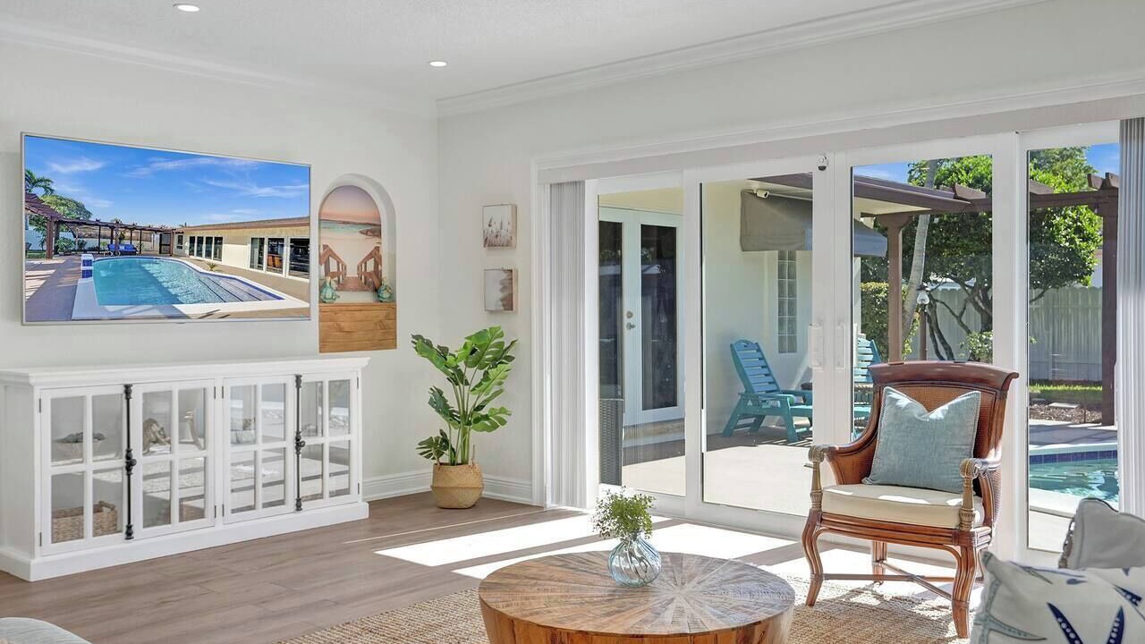 Photo of Patio Balcony in Hollywood Hills