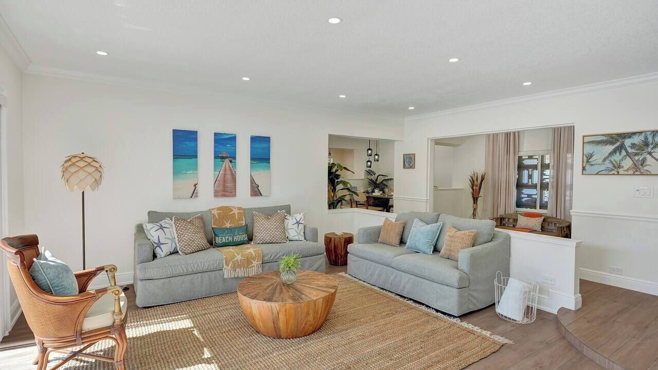 Photo of Livingroom in Hollywood Hills