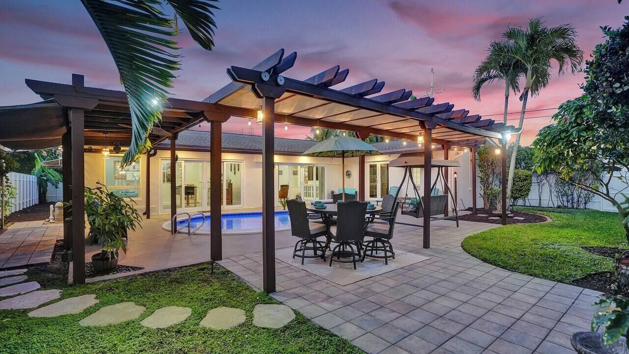 Photo of Outdoor in Hollywood Hills