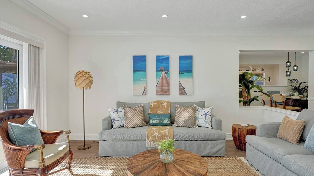 Photo of Livingroom in Hollywood Hills