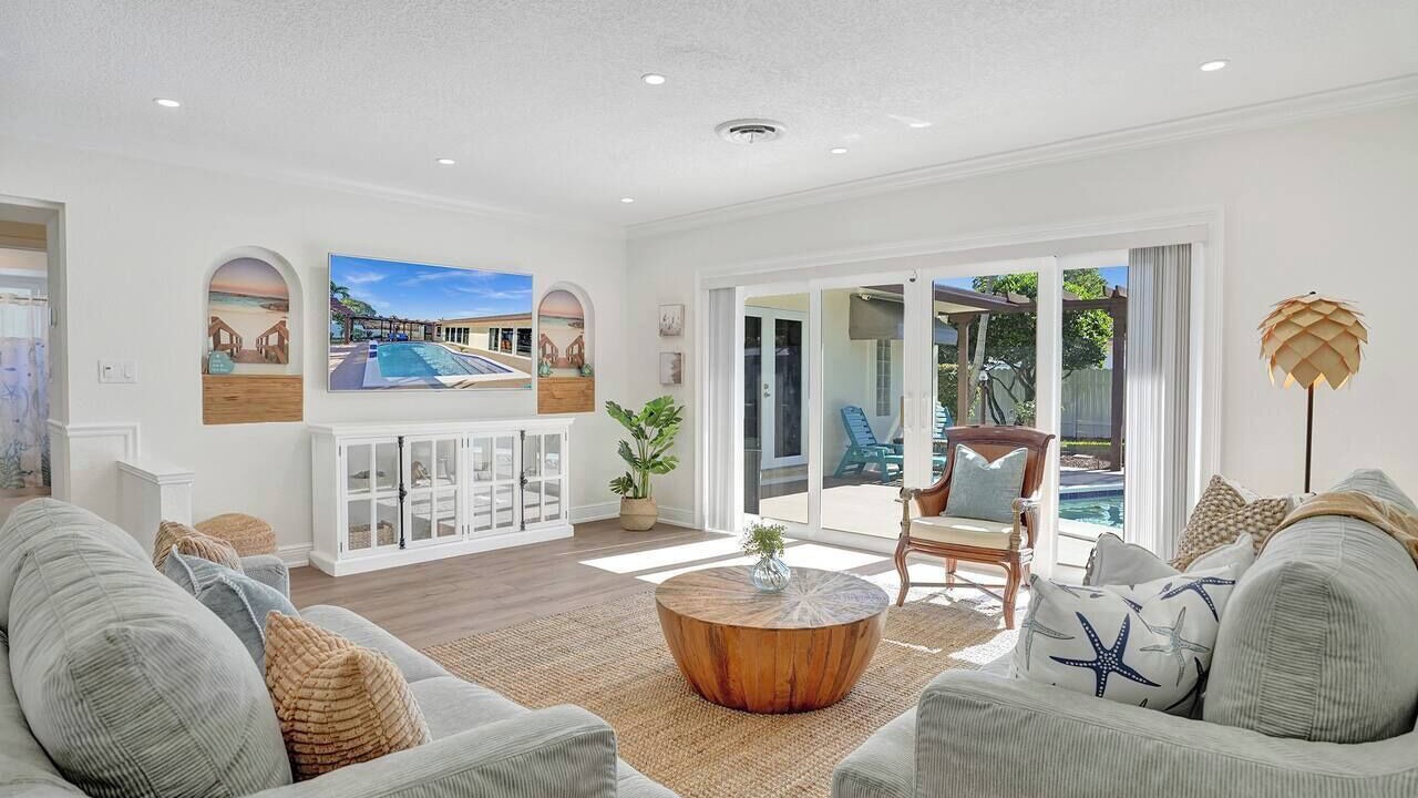 Photo of Livingroom in Hollywood Hills