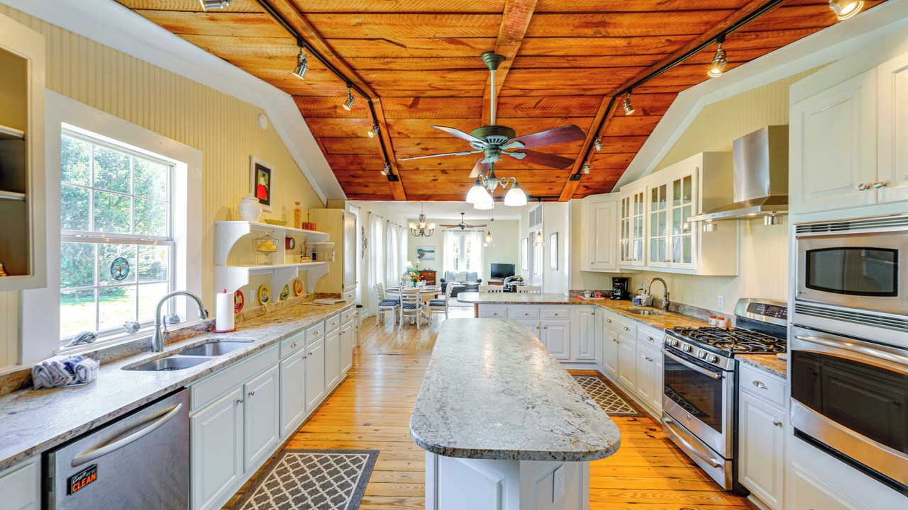 Photo of Kitchen in Willis Wharf