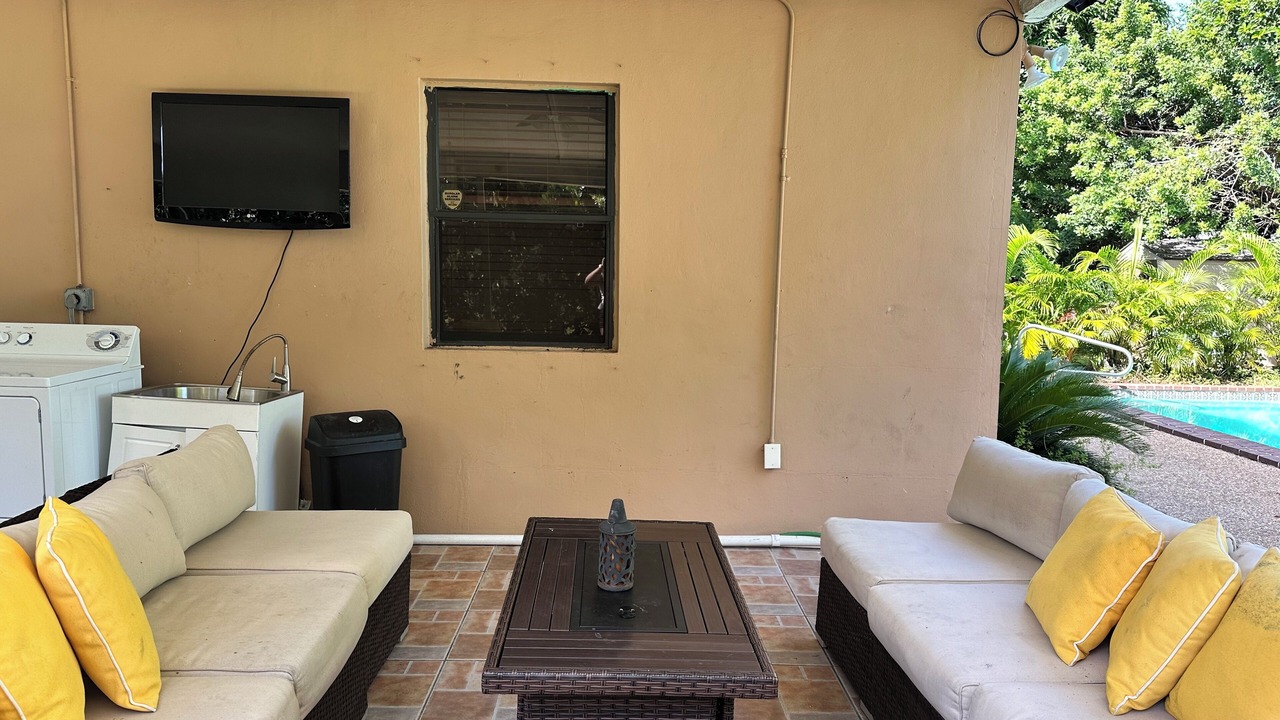 Photo of Livingroom in Miami Gardens