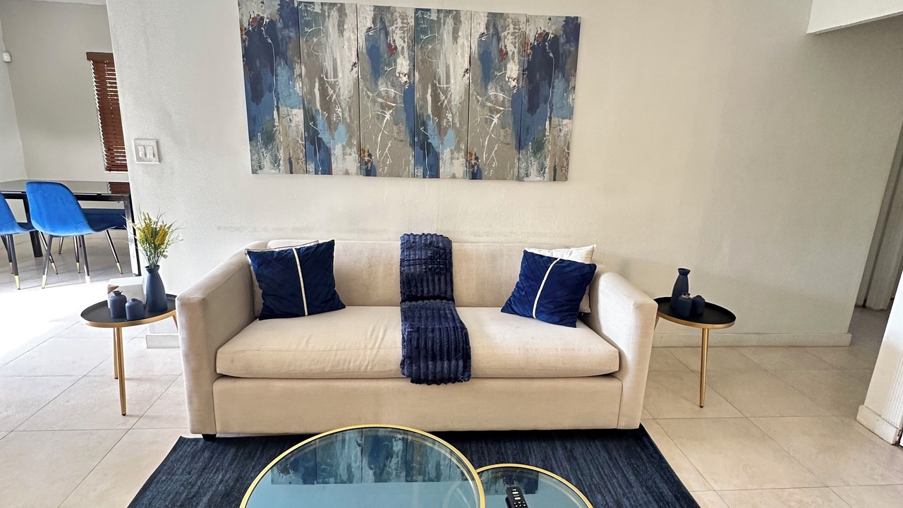 Photo of Livingroom in Miami Gardens