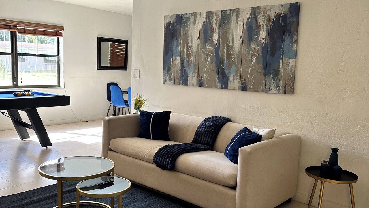 Photo of Livingroom in Miami Gardens