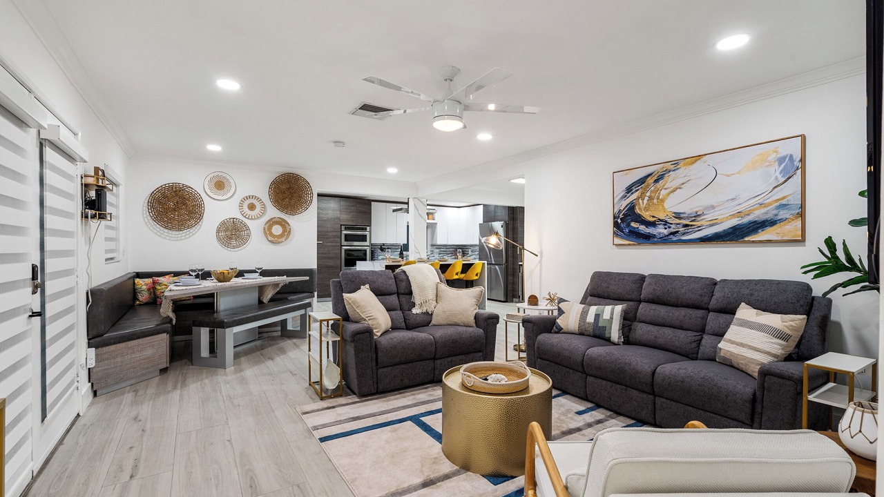 Photo of Livingroom in Boulevard Park Isles