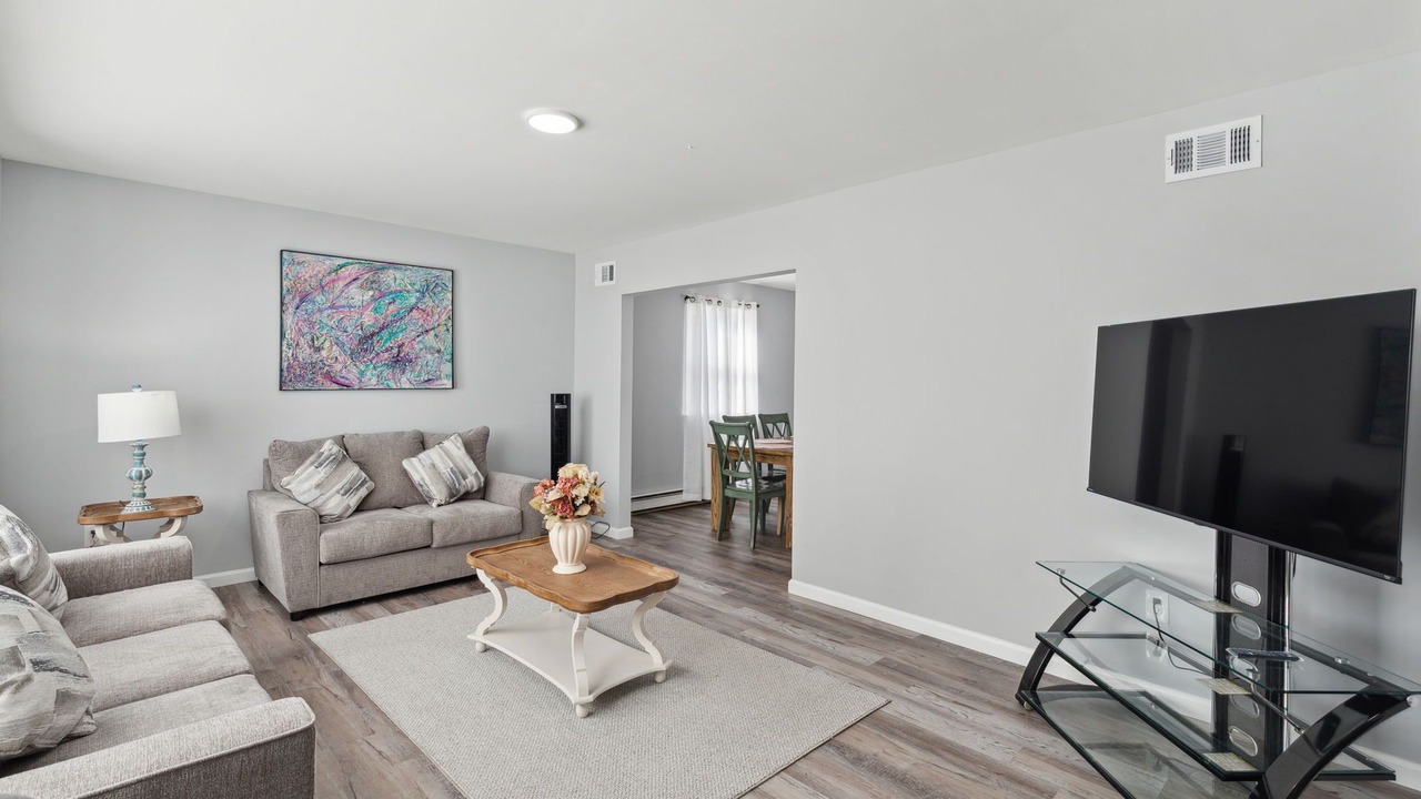 Photo of Livingroom in Pennsville