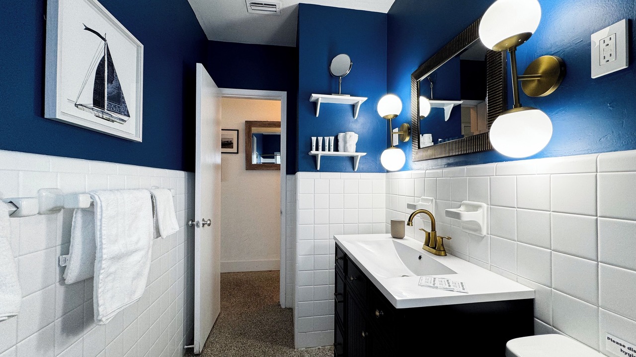 Photo of Bathroom in Royal Poinciana