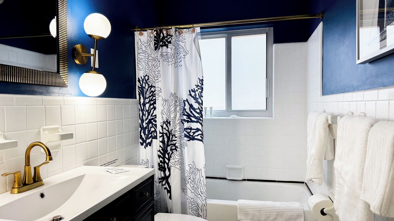 Photo of Bathroom in Royal Poinciana