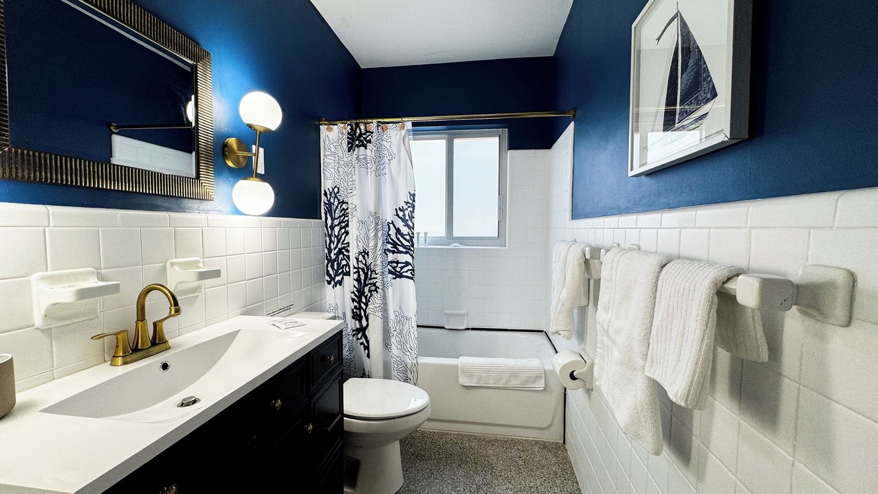 Photo of Bathroom in Royal Poinciana