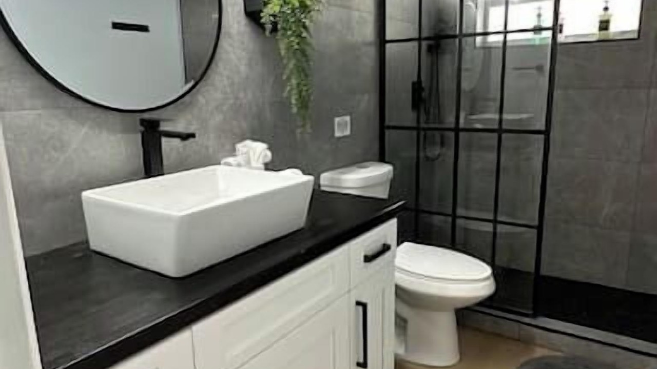 Photo of Bathroom in River Oaks