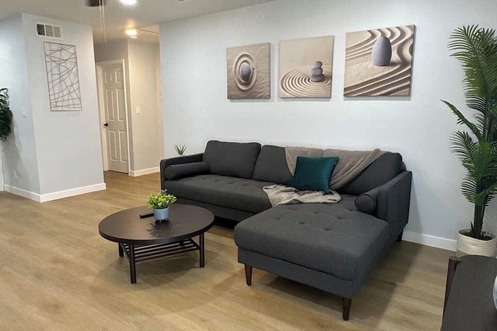 Photo of Livingroom in River Oaks