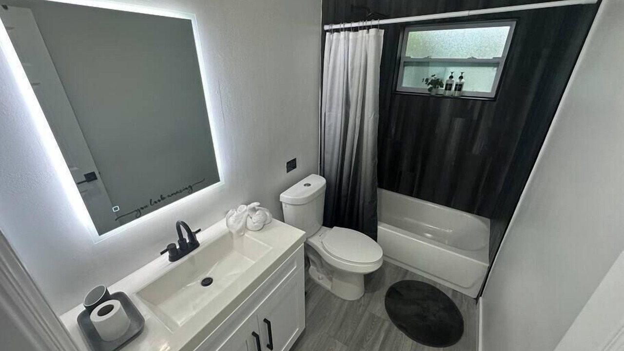 Photo of Bathroom in River Oaks