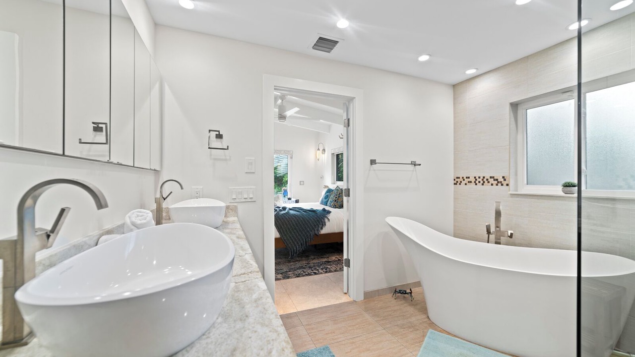 Photo of Bathroom in Central Fort Lauderdale