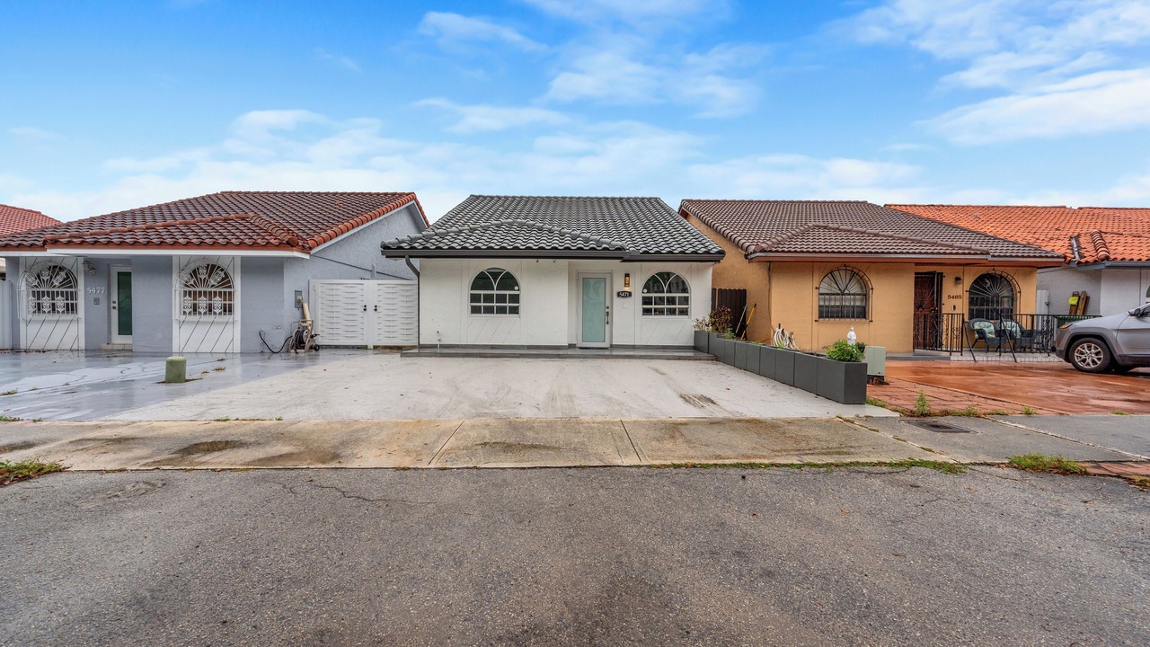 Photo of Outdoor in Hialeah