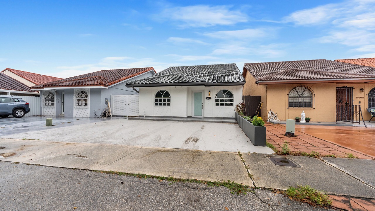 Photo of Outdoor in Hialeah