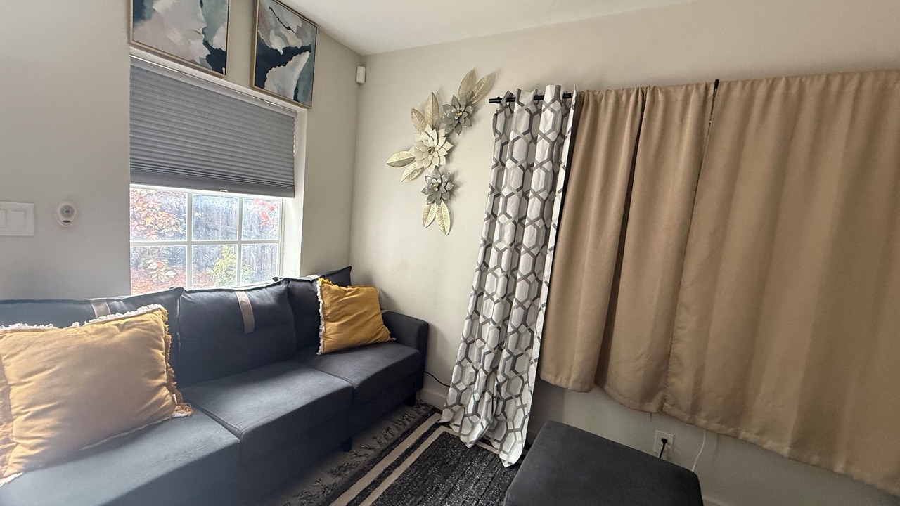 Photo of Livingroom in Middle River Terrace