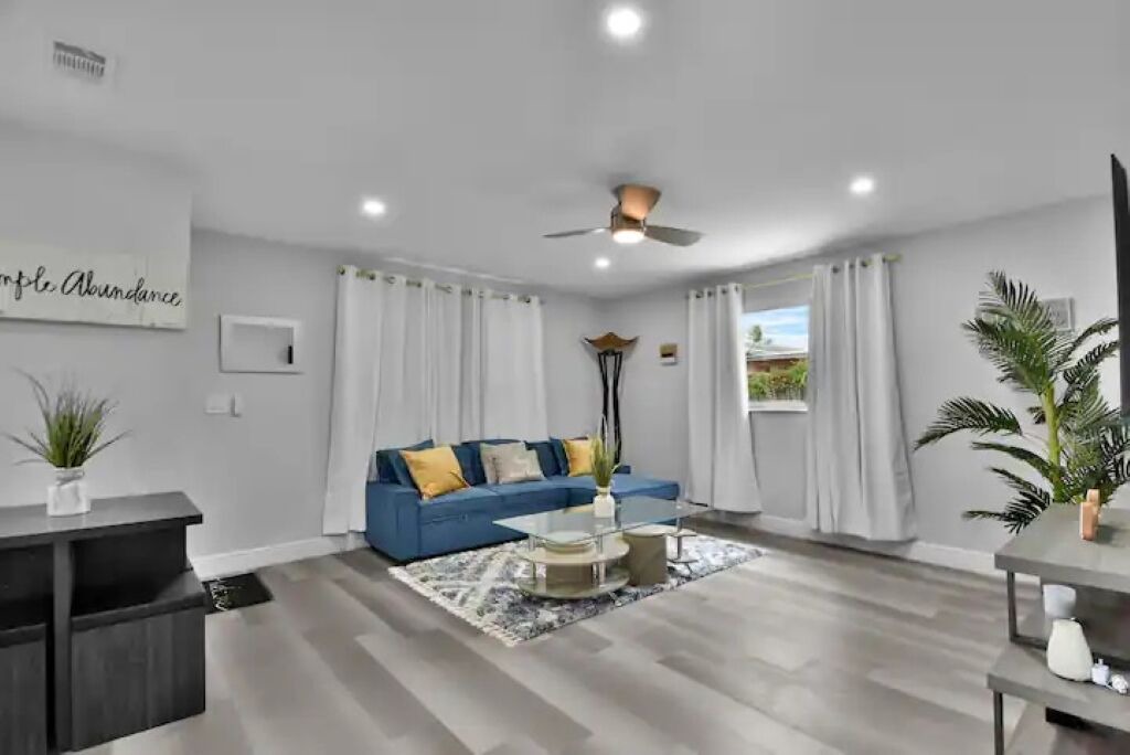Photo of Livingroom in Riverside Park