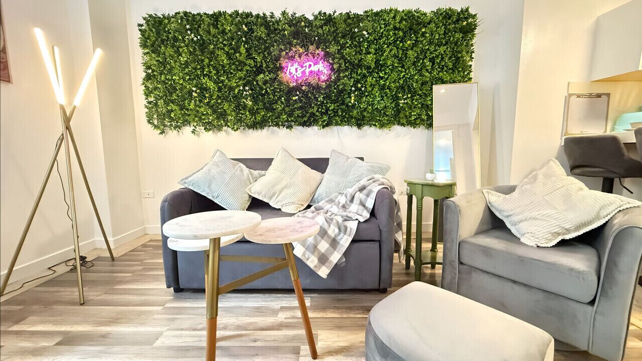 Photo of Livingroom in South of Fifth