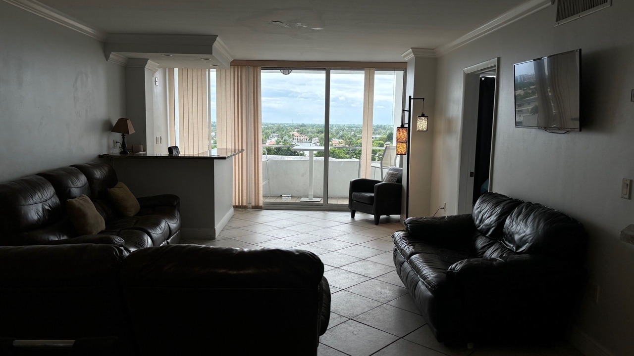Photo of Livingroom in Bermuda Riviera