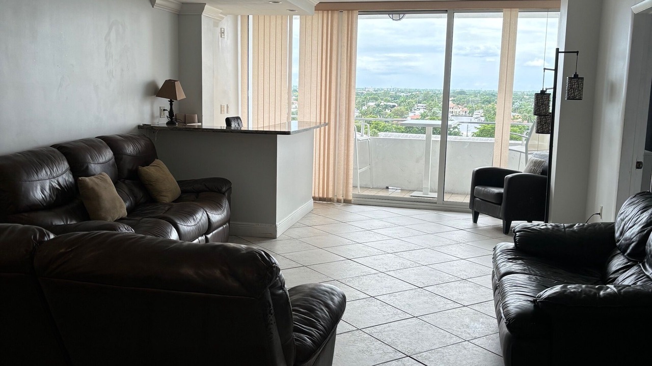 Photo of Livingroom in Bermuda Riviera