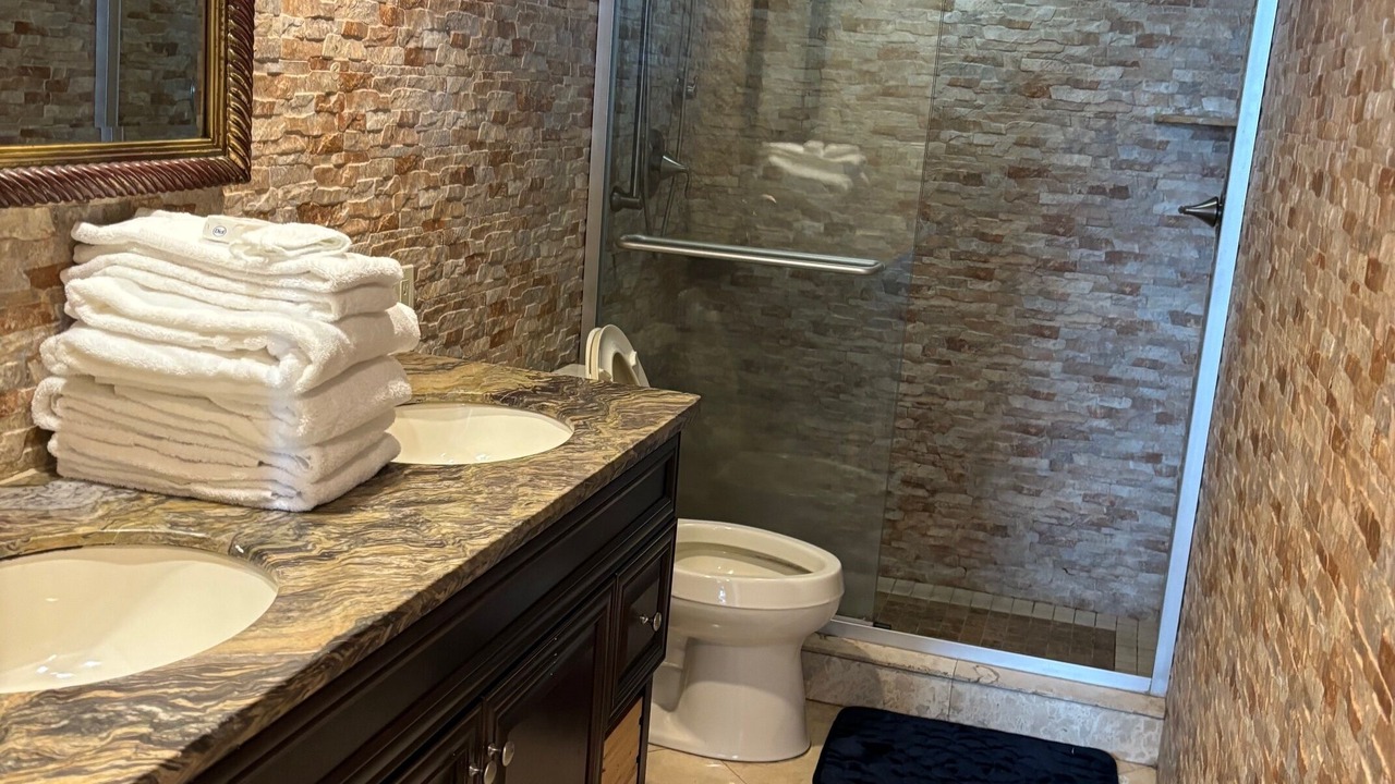 Photo of Bathroom in Bermuda Riviera
